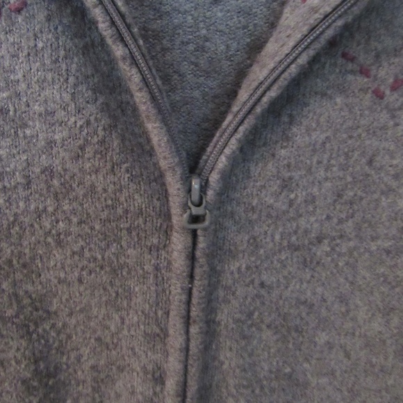 Zip up hooded sweater - Picture 3 of 4